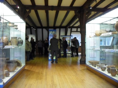 Le groupe en salle d'archéologie